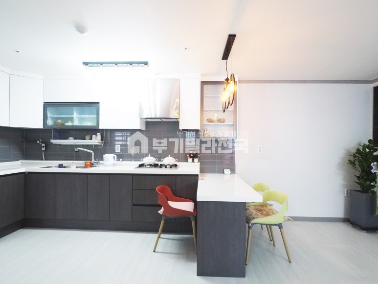 서울 강남구 역삼동 ♠전세 동시 진행중 ♠ 역삼동 위치 너무 좋은 신축 3룸 ♠ 잔여 1세대 ♠ 투어신청 하셔서 둘러보셔도 되요^^♠ 전세 매물번호 15730 사진 2