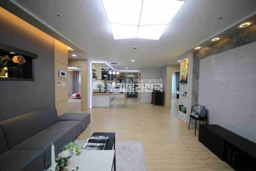 경기 수원권선구 서둔동 ♣♧서둔동 방3욕실2 햇빛 잘 들어오는 남향집입니다~ 분양 매물번호 15080 사진 1