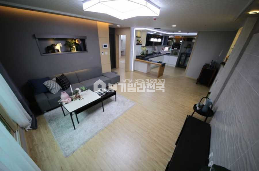 경기 수원권선구 서둔동 ♣♧서둔동 방3욕실2 햇빛 잘 들어오는 남향집입니다~ 분양 매물번호 15080 사진 2