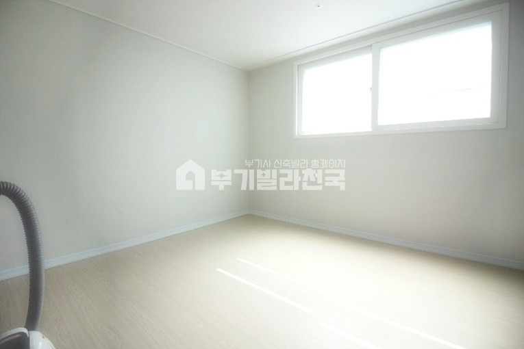 서울 성북구 하월곡동 ◈ 하월곡동 ☆ 깔끔한 인테리어가 돋보이는 집 ! 정남향으로 채광이 너무 좋아서 하루 종일 밝은 집입니다 ! 신혼부부 추천드려요 ~ ! 분양 매물번호 15742 사진 4