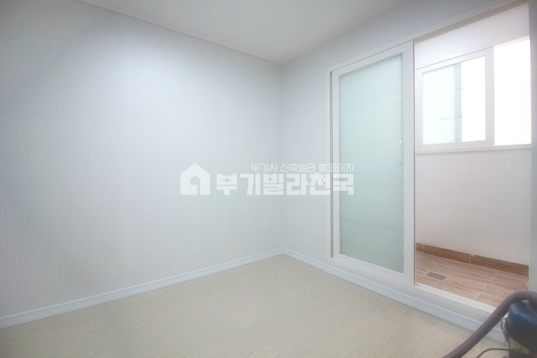 서울 성북구 하월곡동 ◈ 하월곡동 ☆ 깔끔한 인테리어가 돋보이는 집 ! 정남향으로 채광이 너무 좋아서 하루 종일 밝은 집입니다 ! 신혼부부 추천드려요 ~ ! 분양 매물번호 15742 사진 7