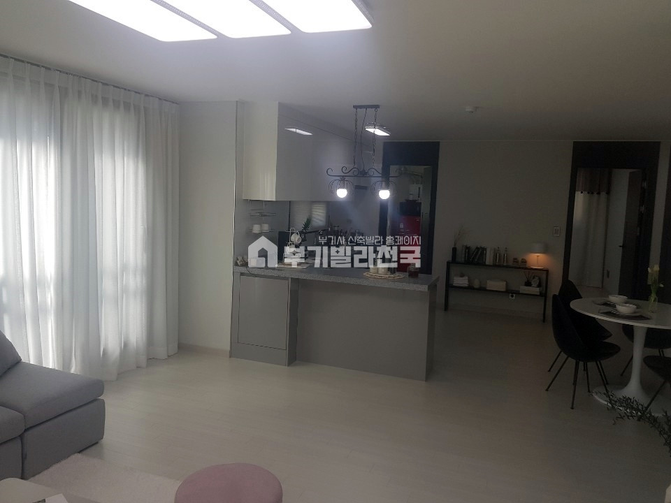 경기 파주시 교하동 ◈ 교하동 색다른 구조이지만 인기최고의 신축3룸 ◈ 살림짐많으신 분들 추천매물 ◈ 파주시 전지역 매물 보유 ◈ 부담 없이 문의 주세요^^ ◈ 분양 매물번호 15768 사진 3