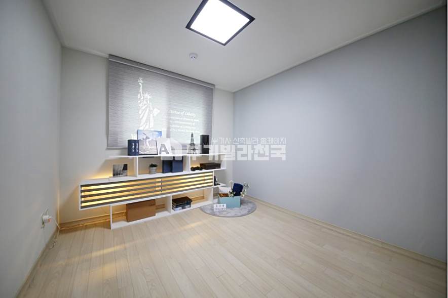 서울 강동구 둔촌동 ▣ PREMIUM ▣ 둔촌동 프리미엄 하우스 ▣ 폴리싱 타일바닥 마감, 강마루, 욕실 미끄럼방지타일 시공, 친환경 정품 사용 ! 분양 매물번호 15785 사진 4