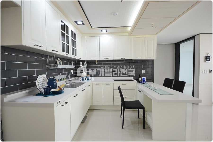 경기 수원권선구 세류동 ♠ 세류동 더블역세권 채광좋은 3룸 ♠ 주변 생활편의시설 풍부 ♠ 부자되는 집 ♠ 24시 상담 가능 ♠ 분양 매물번호 11772 사진 2