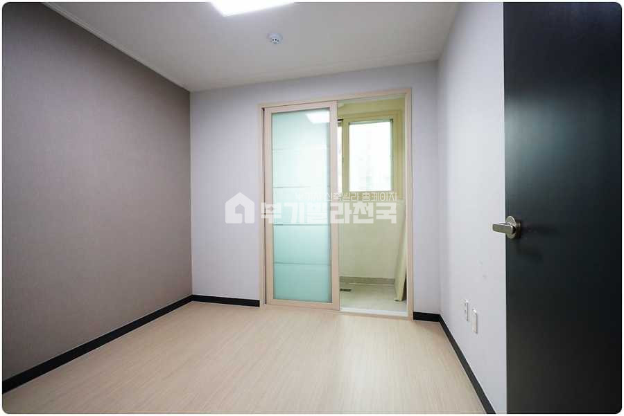 경기 수원권선구 당수동 ♠ 당수동에 이렇게 좋은집 있는줄 저도 처음알았네요♠ 당수초등학교 인집 ♠ 감각적인 인테리어 ♠ 신혼부부 및 가족이 단촐한 세대 추천 ♠ 분양 매물번호 11770 사진 3