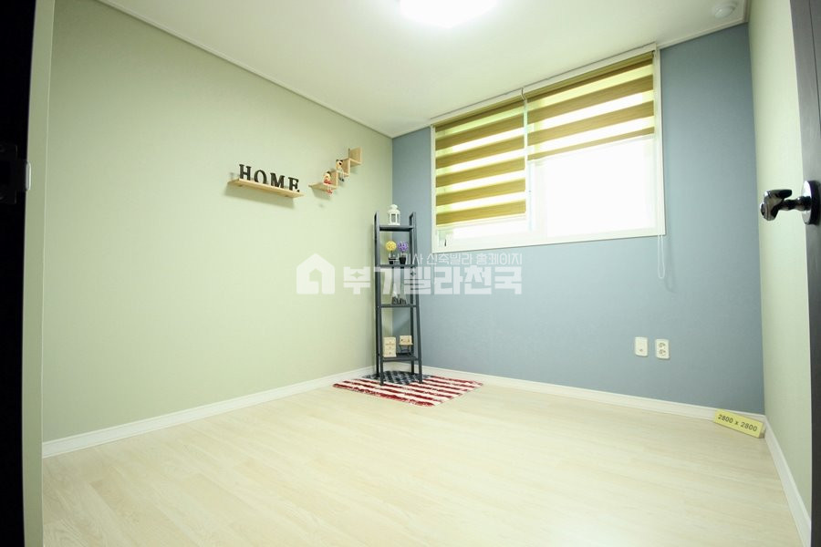 경기 수원권선구 권선동 ♠ 권선동 세곡초인근 ♠ 대형거실 막힘없이 채광좋은 정남향 ♠ 내진설계+주차100% ♠ 수원 전지역 상담 가능 ♠ 분양 매물번호 11939 사진 4
