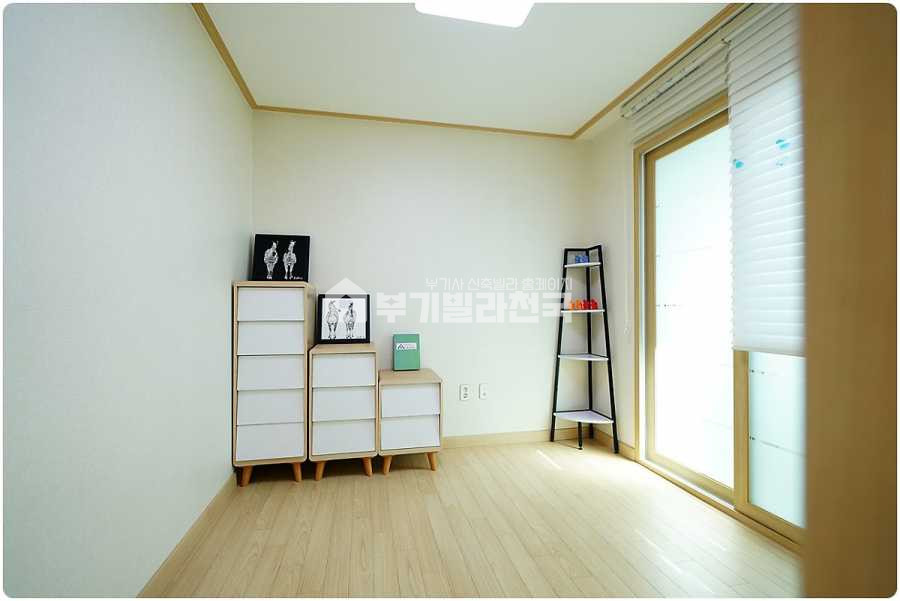 경기 수원권선구 곡반정동 ♠ 곡반정동 세상 조용한 주택가 ♠ 공원 인접 주거환경 쾌적 ♠ 부족한 실입주금 최대한 맞춰 드려요~~ ♠ 분양 매물번호 11768 사진 3