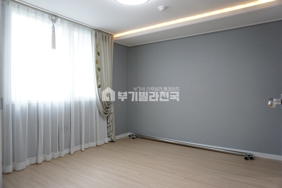 경기 수원영통구 이의동 ◈ 이의동 신축 쓰리룸 ◈ 조용한 주거지에 위치하여 너무 좋아요 ◈ 부족한 실입주금 상담 환영 ◈ 분양 매물번호 13779 사진 8
