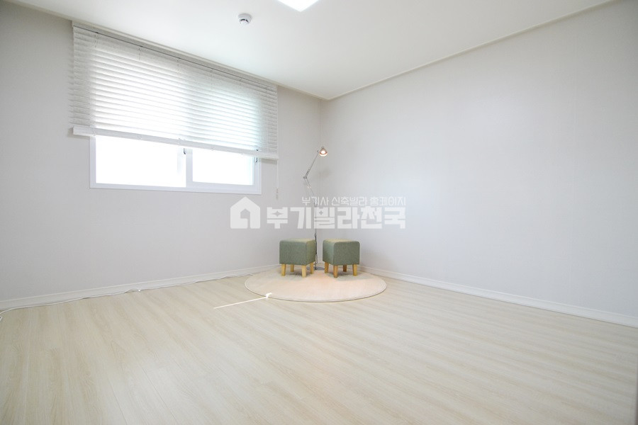 경기 김포시 통진읍 서암리 ◈ 서암리 서암초등학교 초인접 3룸 ◈ 잔여세대 특가 ◈ 실입주1천만원으로 내집마련 ◈ 무입주가능 ◈ 24시 친절 상담 ◈ 분양 매물번호 15817 사진 4