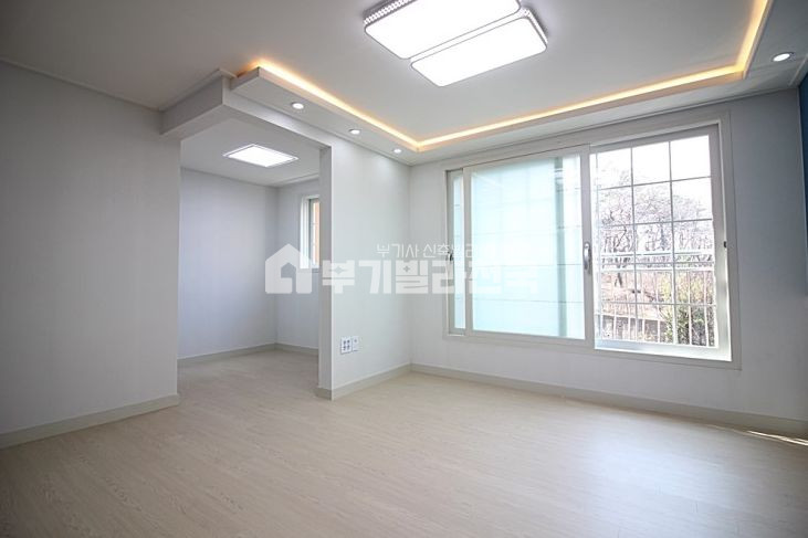 서울 마포구 동교동 ♣♧홍대입구역 인근의 잘 빠진 쓰리룸! 아파트 부럽지 않네요 분양 매물번호 11521 사진 2