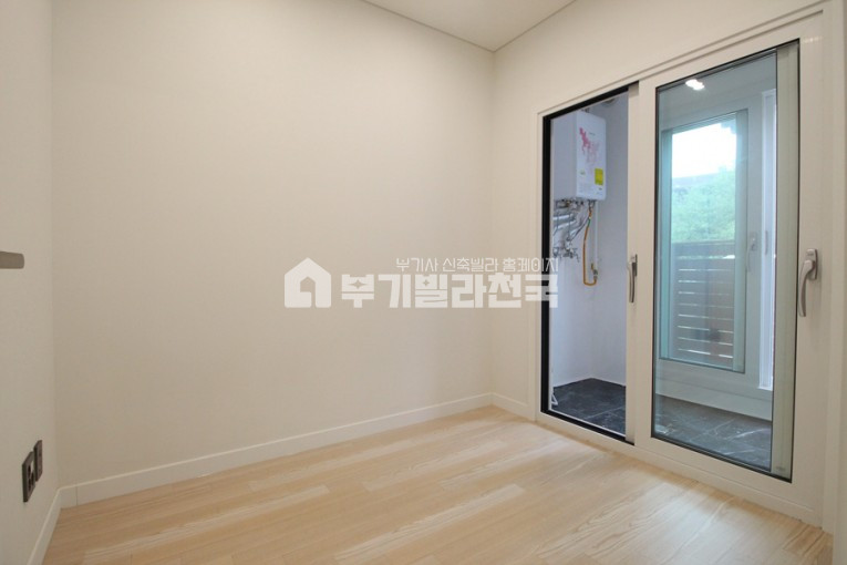 서울 강동구 성내동 『☆ 탁과장의 강력한 One Pick !!☆』 ☆ 성내동 최고의 자리에 위치한 프리미엄 투룸 ☆ 둔촌역 도보 5분 ☆ 투자 & 신혼부부 강력추천!! 빨리 연락주세요!! ☆ 분양 매물번호 15986 사진 4