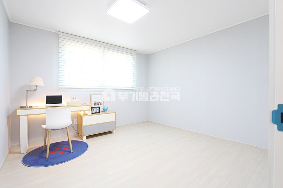 경기 구리시 교문동 ♠ 교문동 교문초인접 ♠ 채광+구조 좋은 3룸 2욕실 ♠ 실입주금 상담 환영 ♠ 경기/서울 전지역 매물 보유 ♠ 부담없이 문의 주세요^^ ♠ 분양 매물번호 14841 사진 4