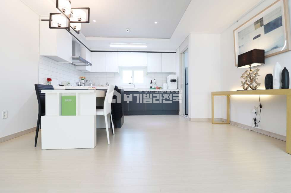 경기 고양시 일산동구 식사동 ✌✌총 12개동 대단지!!✌✌안방 파우더룸✌✌사각지대 없는 보안 CCTV✌✌엄~~청 넓은 주차장!!✌✌ 분양 매물번호 16322 사진 4
