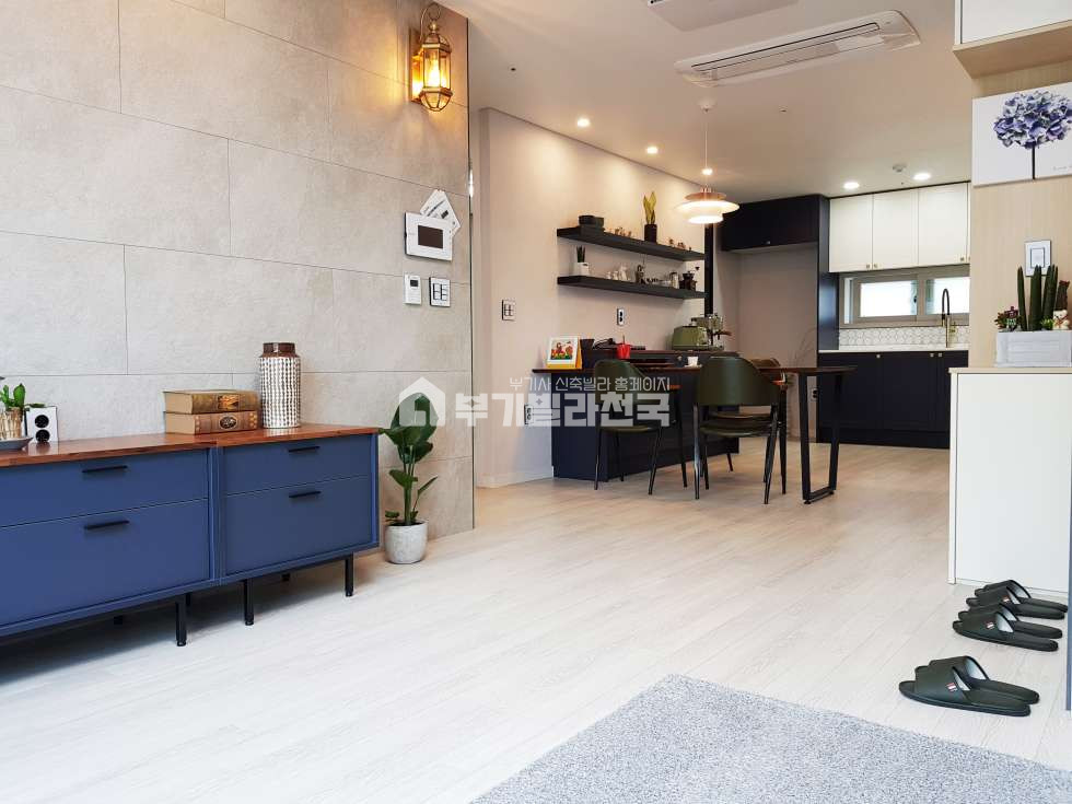 서울 용산구 남영동 ◈ 숙대입구역 ◈ 빵빵한 옵션과 디데일이 살아있는 신축 3룸2욕실 ◈ 365일 연중무휴 24시 상담 환영 ◈ 분양 매물번호 16525 사진 4