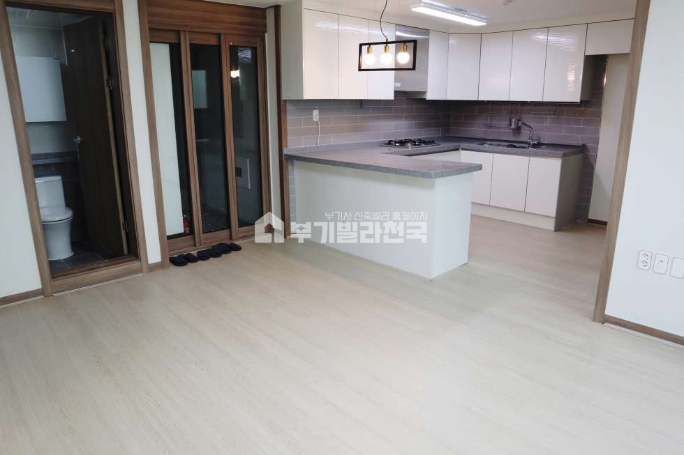 경기 남양주시 화도읍 묵현리 ◈ 마석 위치 좋은 복층구조 신축빌라 ◈ 주거환경 쾌적 ◈ 왕테라스 ◈ 마석 시내 인접 생활권 좋은 집 ◈ 남양주 전지역 매물 보유 ◈ 분양 매물번호 16616 사진 2