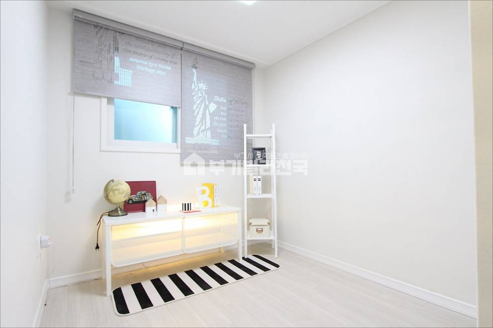 경기 성남중원구 상대원동 ■□ 상대원동 대일초등학교 인접 3룸 ■ 주차100% ■ 성남 전지역 매물 보유 ■ 365일 연중무휴 친절상담 □■ 분양 매물번호 14080 사진 4