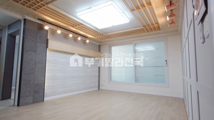 서울 중랑구 중화동 ◇ 중화동 ☆ 중랑역, 중랑청 도보이용가능한 마지막 잔여특가세대!! 인테리어가 너무 이뻐서 너무 빨리 나갔어요!! 지금 필요한건 스피드!! ☆ 분양 매물번호 10847 사진 2
