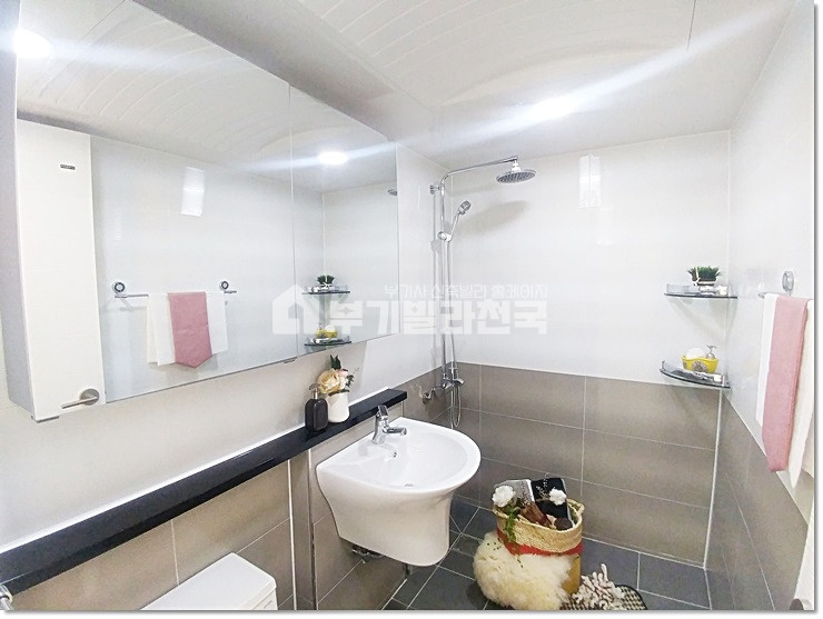 경기 수원장안구 영화동 ◆ 영화동 ★ 『정남향의 따뜻한 햇살이 가득한 집 』 브랜드 정품자재사용! 구조좋은 명품 3룸!! 분양 매물번호 15117 사진 6