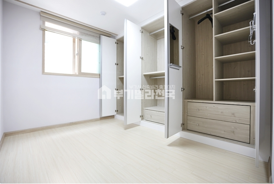 경기 고양시 덕양구 행신동 ｡◕‿◕｡❀행신역 도보1분, 넓은방사이즈,에어컨 옵션,주변 편의시설 우수, 대물특가 1세대, 고객만족도1위 , 무인택배함 , 일렬주차 100% , 전동빨래건조대 ,｡◕‿◕｡❀ 분양 매물번호 15631 사진 3