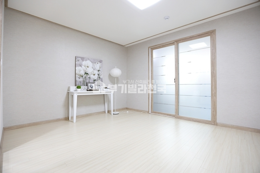 경기 고양시 덕양구 행신동 ｡◕‿◕｡❀행신역 도보1분, 넓은방사이즈,에어컨 옵션,주변 편의시설 우수, 대물특가 1세대, 고객만족도1위 , 무인택배함 , 일렬주차 100% , 전동빨래건조대 ,｡◕‿◕｡❀ 분양 매물번호 15631 사진 4