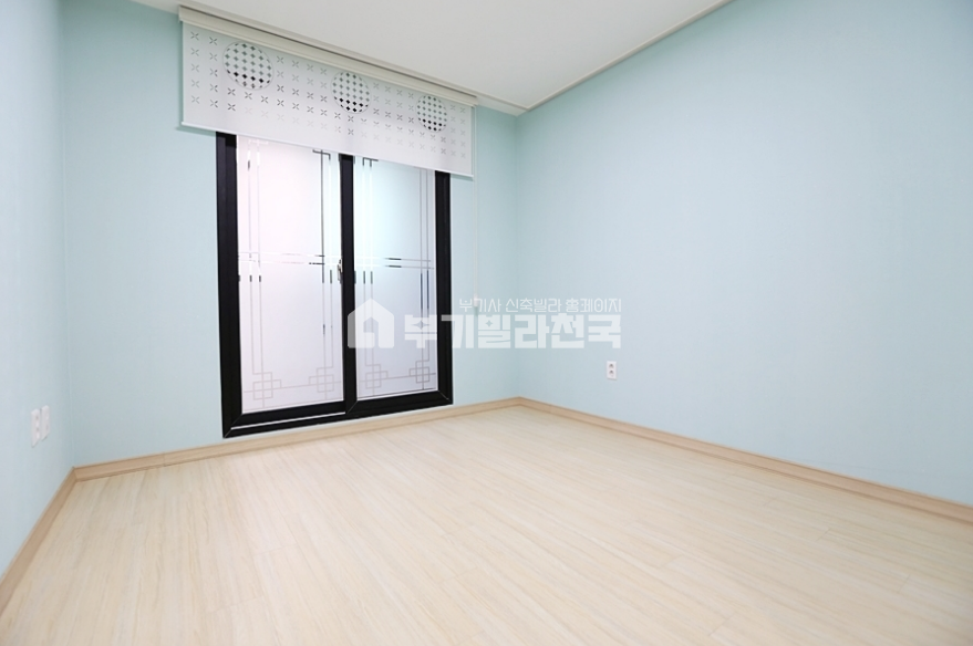 경기 고양시 일산동구 사리현동 (๑•ㅅ•๑)13개동 110세대 대형단지 , 벽제초등학교 도보 통학가능 , 아파트단지내 생활권 형성 , 뻥 뚫린 전망 확보 , 공릉천 산책로 , 빨래전동건조대 , 전세대 남향 채광 우수 (๑•ㅅ•๑) 분양 매물번호 15622 사진 6