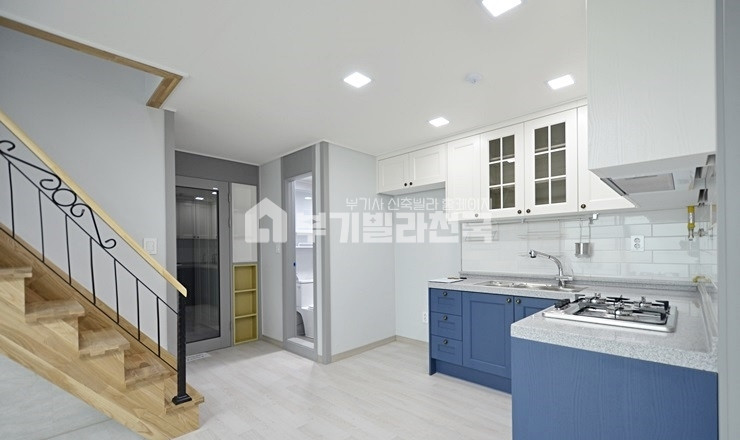 서울 송파구 석촌동 ◈◇ 대박 전세매물 ◈◇ 석촌동 주거환경 쾌적한 복층+태라스 4룸 3욕실 ◈◇ 2층은 아이들 공부방이나 놀이방 ~ ◈ 바베큐파티를 즐길수 있는 테라스 ◈◇ 전세 매물번호 16865 사진 4