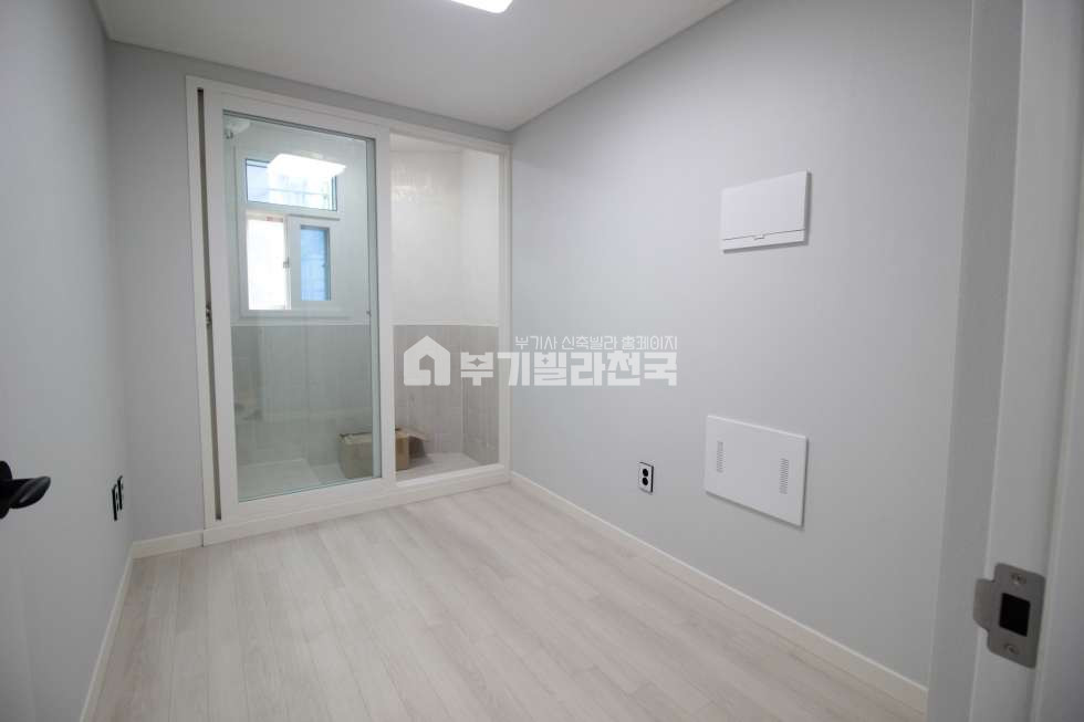 서울 마포구 토정동 ■□ 토정동 마포역초역세권 ■ 집에서 30초 걸어가면 한강 ■ 위치/학군/주거환경 모두만족 ■ 두마리 토끼 한번에 잡을수 있는 매물 □■ 분양 매물번호 16950 사진 3