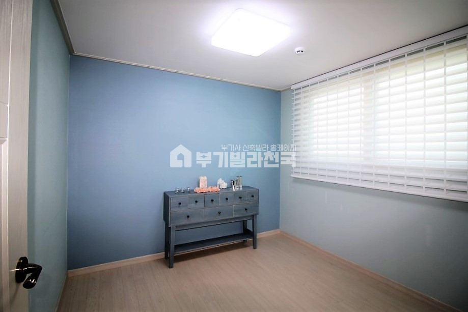 경기 성남수정구 고등동 ★ 고등IC이용 강남접근 용이 가성비로 똘똘 뭉친 현장!! 어머님들이 좋아하실 넓은 주방, 넓은 안방에 붙박이장, 넓은 작은방 두개!! 채광은 왜 이렇게 좋은지!! 분양 매물번호 10247 사진 6