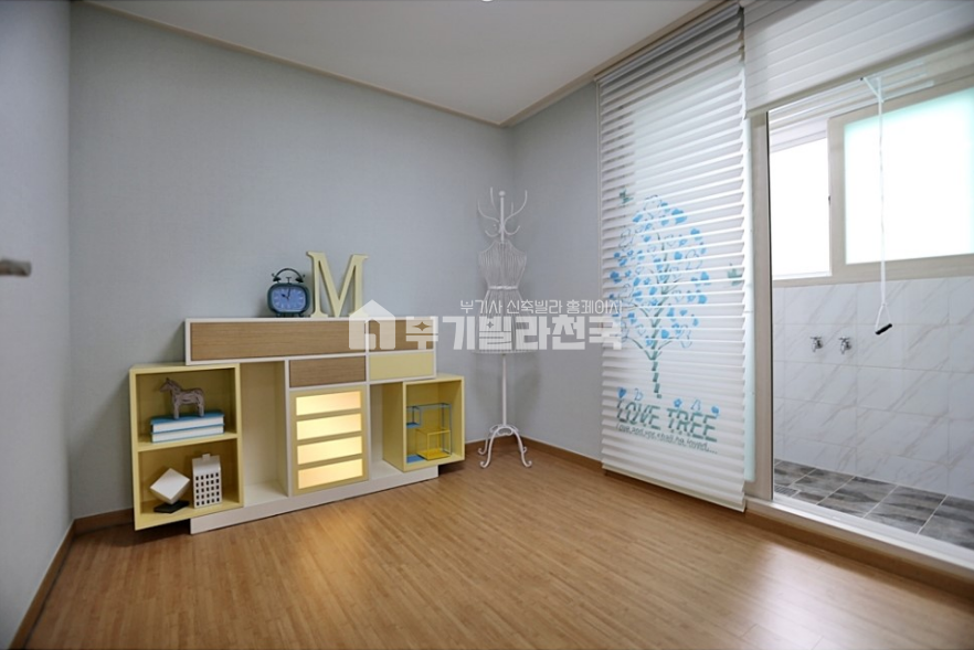 서울 구로구 구로동 ☎최고급인테리어 , 엘리베이터, CCTV , 무인택배함 설치 , 막힘없는 일조권, 조망권 , LED조명 및 절수인증자재 시공 , 7호선 남구로역 , 2호선 대림역 인접 , 남구로시장 , 고대구로병원 인접 ☎ 고객 대출을 위한 법무사 항시 대기중 ☎ 분양 매물번호 15517 사진 5