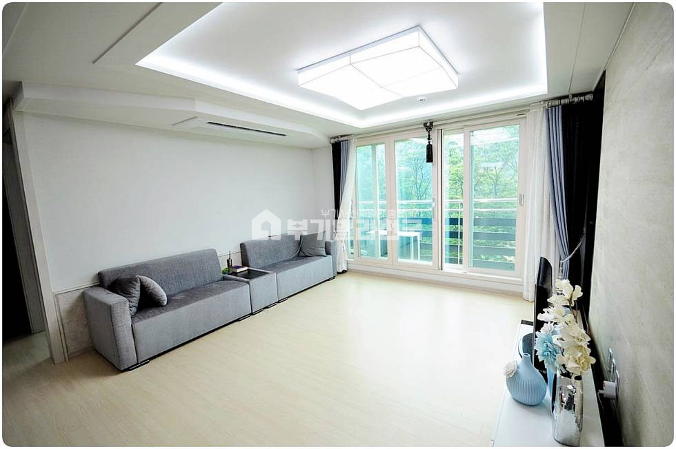 서울 용산구 한남동 ☎풍수지리 최고의 동네 한남동☎갭투자환영☎전세대시스템에어컨☎식기세척기☎광파오븐렌즈☎전동건조대☎한샘주방시공☎최고급수입자재시공☎ 분양 매물번호 15515 사진 3