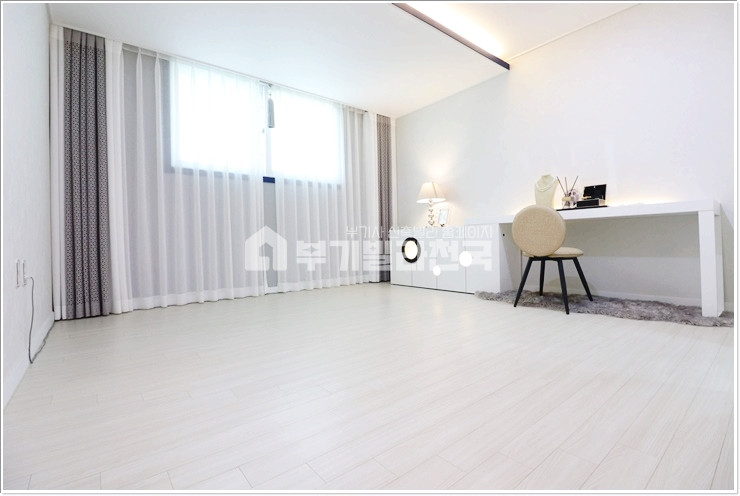 경기 용인처인구 양지면 양지리 ♣♧ 이런 왕테라스는 실용만점 입니다~♣ 전용률 높아 실사용면적 크고, 채광,좋고~ 공기도 당연 으뜸~!!!♣ 최저입주금 친절 상담 ♧♣ 분양 매물번호 17419 사진 5