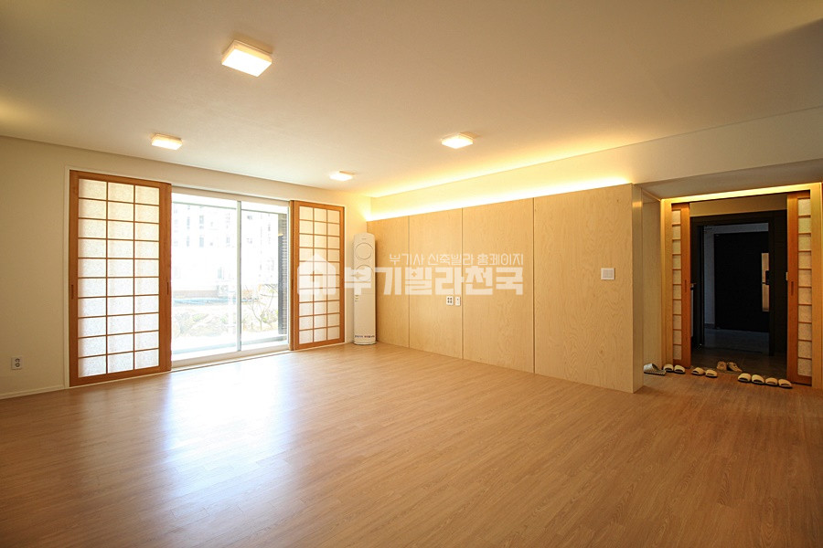 경기 용인처인구 남동 ◈대단지 타운하우스◈입주민 전용편의시설 다수◈대지지분 50평 ◈전세대 텃밭제공 ◈ 친환경자재/튼튼시공 ◈ 용인/경기 전지역 매물 최다보유 ◈ 분양 매물번호 14054 사진 1