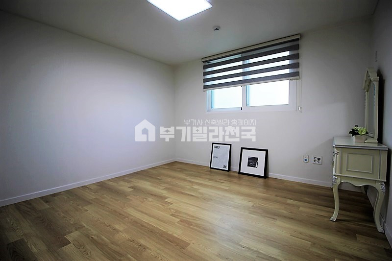 경기 성남분당구 대장동 ◈ 대장동 ☆ No.1 ☆ 단독세대 복층 ☆ 거실앞 정원+테라스,주방옆 베란다,각방 붙박이장 ☆ 오픈형 복층으로 개방감이 아주 탁월합니다.☆ 분양 매물번호 17698 사진 4