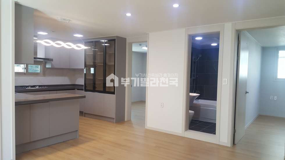 서울 관악구 남현동 ■□ 관악산전망, 정남향 숲세권 초대형 고급빌라 ■ 사당초, 인헌중, 인헌고 인접 ■ 전세 / 매매 동시 진행 ■ 서울/경기 전지역 매물 최다보유 □■ 분양 매물번호 17715 사진 4