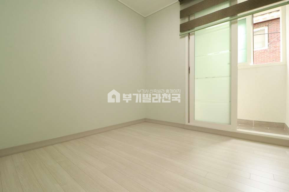 서울 강서구 화곡동 ■□ 5호선 까치산역 도보10분 ■ 신월IC / 경인고속도로 인접 ■ 최고급 자재시공/편리한 ㄷ자 주방동선 ■ 빌라투어 주중.주말 언제나 가능합니다 □■ 분양 매물번호 17718 사진 5