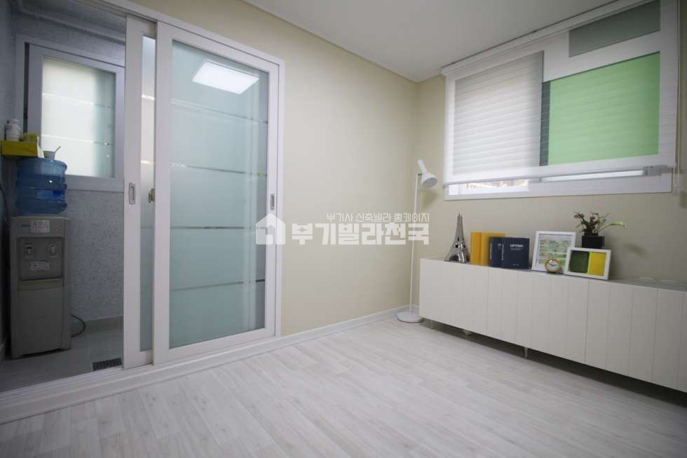 서울 중랑구 면목동 ◆◇ 신혼부부/단촐한 가족분들께 추천드리는 가성비 좋은 매물 ◆ 사가정역 도보10분 내외/ 조용한 주택가에 위치 ◆ 부족한 실입주금 전문상담/최저금리/최대대출 ◆ 365일 연중무휴/24시 상담가능 ◇◆ 분양 매물번호 11451 사진 6