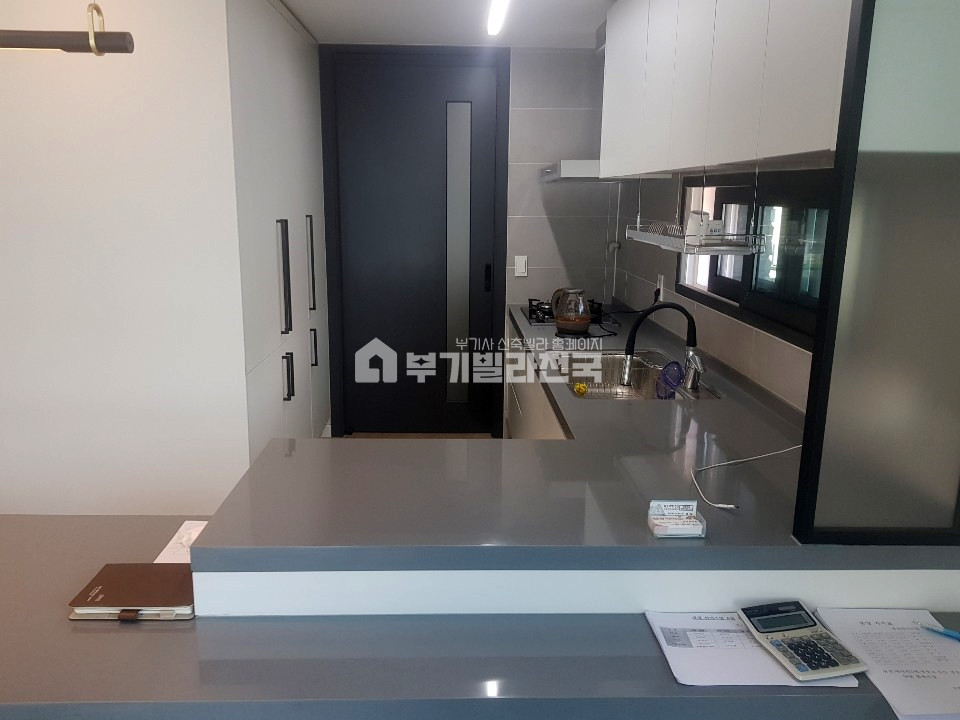 경기 파주시 아동동 ◈ 산뜻하고 모던한 디자인 ◈ 정남향 따사로운 햇살 가득한 신축 3룸 ◈ 입주상담 24시간 환영!! ◈ 부족한 실입주금 맞춤 상담 ◈ 분양 매물번호 15769 사진 4