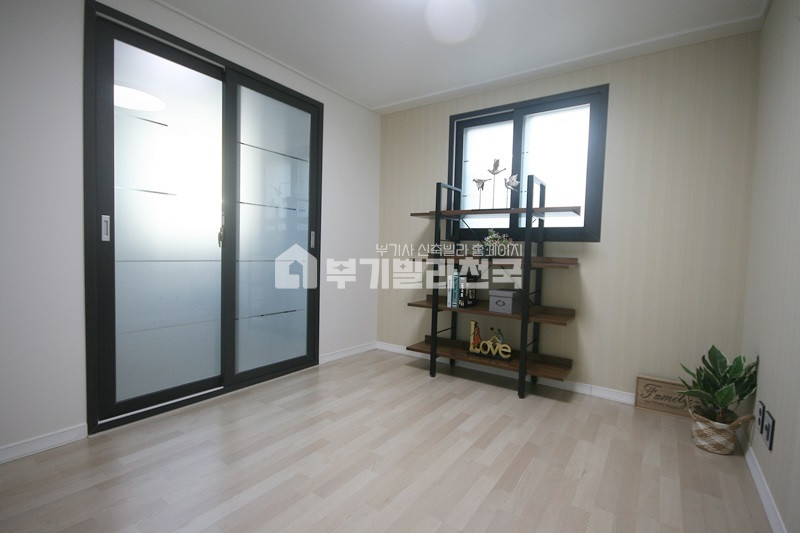 경기 수원장안구 조원동 ♣♧아파트 재개발로 인프라 확장 / 향후시세가치 우수 / 영화초등학교 도보1분~ 분양 매물번호 10647 사진 6
