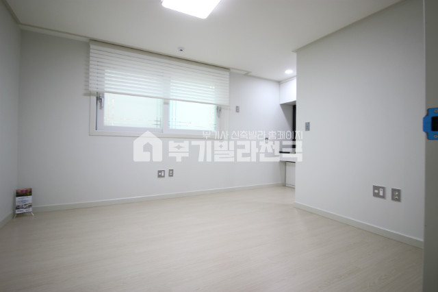 서울 관악구 남현동 심심하지 않은 구조의 남현동 3룸! 채광 환기 모든 것이 완벽한 결로,곰팡이 걱정 따위 없는 집!! 분양 매물번호 11955 사진 5