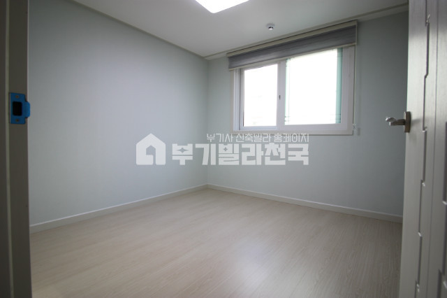 서울 관악구 남현동 심심하지 않은 구조의 남현동 3룸! 채광 환기 모든 것이 완벽한 결로,곰팡이 걱정 따위 없는 집!! 분양 매물번호 11955 사진 7