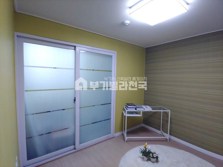 서울 관악구 청룡동 모던한 스타일과 한옥의 창호 다자인을 융합한 인테리어 ~ 조잡하지 않고 이뻐요 ~ 강력추천!! 투자 & 분양 & 전세 모든게 가능합니다 ~ !! 분양 매물번호 12410 사진 6