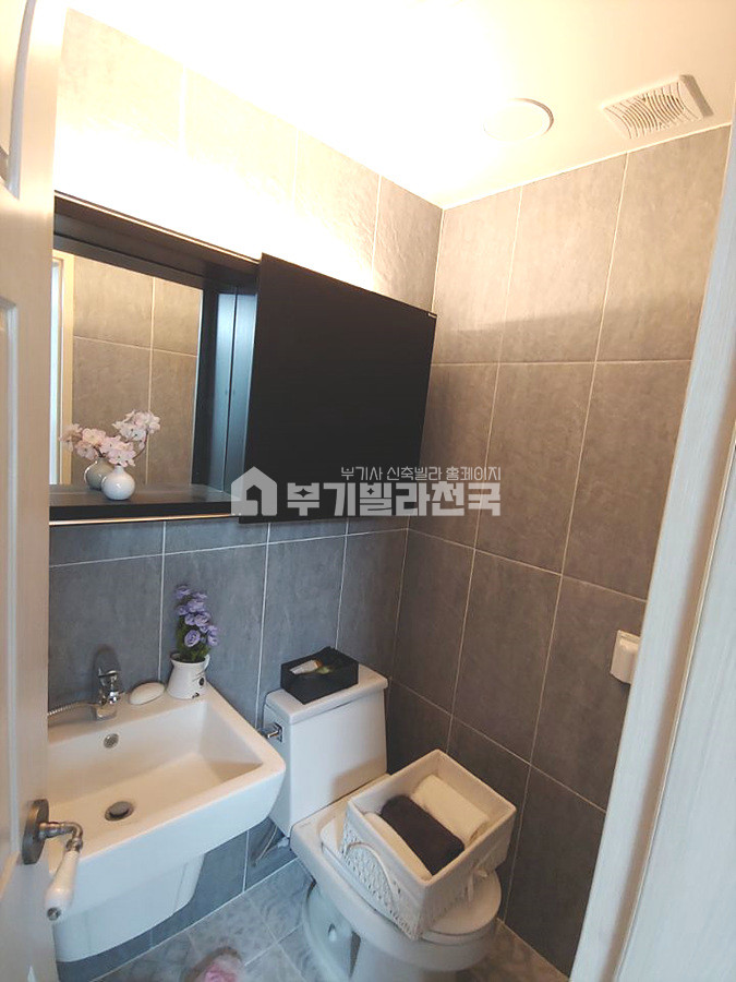 서울 관악구 청룡동 모던한 스타일과 한옥의 창호 다자인을 융합한 인테리어 ~ 조잡하지 않고 이뻐요 ~ 강력추천!! 투자 & 분양 & 전세 모든게 가능합니다 ~ !! 분양 매물번호 12410 사진 9