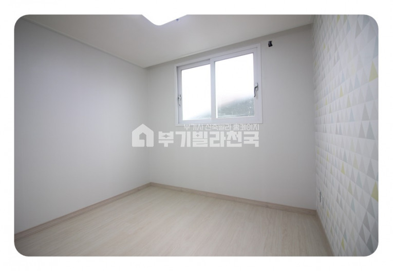 서울 관악구 청룡동 순백의 화이트톤으로 깨끗하게 ~ 안방에 작은 테라스가 있어요~ ☆ 분양 매물번호 12402 사진 8