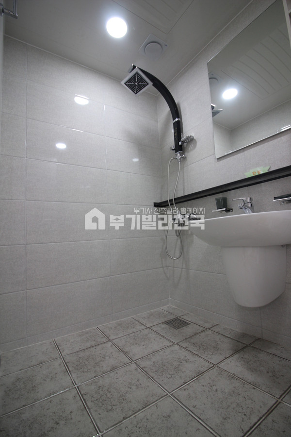 서울 관악구 신림동 저렴한 분양가로 무장한 최고의 2룸2욕실!! ㄷ자형 싱크에 주방옆 활용가능한 공간까지!! 지금 바로 연락 주세요~ 전세도 가능하십니다 ~!! 분양 매물번호 12972 사진 7