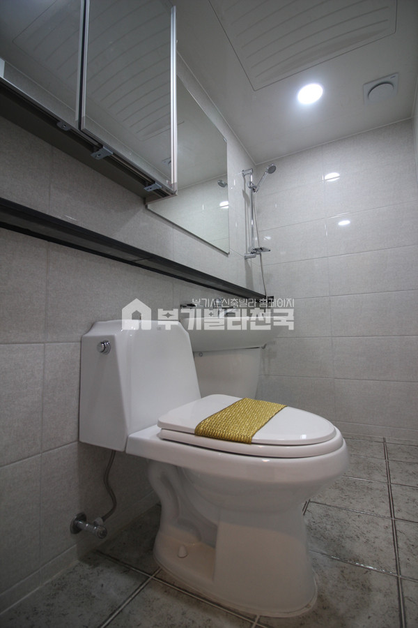 서울 관악구 신림동 저렴한 분양가로 무장한 최고의 2룸2욕실!! ㄷ자형 싱크에 주방옆 활용가능한 공간까지!! 지금 바로 연락 주세요~ 전세도 가능하십니다 ~!! 분양 매물번호 12972 사진 8