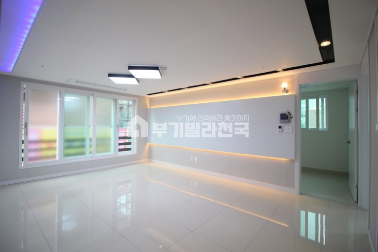 경기 군포시 당동 ╰(▔∀▔)╯ 젊은 느낌 그런 느낌적인 느낌의 3룸 마지막 세대입니다. 분양 매물번호 10948 사진 1