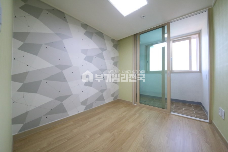 서울 강서구 방화동 아파트 구조의 잘빠진 쓰리룸!! 이것이 가성비라고 하는 겁니다 !! 늦기전에 연락주세요 ~ 분양 매물번호 12379 사진 7