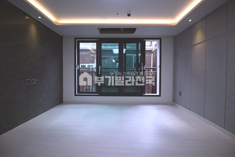 경기 군포시 당동 <(￣︶￣)> 감성 터지는 인테리어의 당동 3룸 현장 ~ 오픈 즉시 줄계약입니다. 서둘러 주세요 ~ 분양 매물번호 10942 사진 2