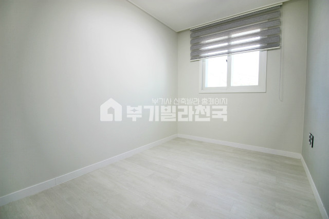 서울 성북구 상월곡동 『빠르다 탁선생!!누구보다 빠르게 대박현장을 안내해드리는 빠르다 탁선생!!』 상월곡동 신혼추천 대박 3룸입니다. 주방에만 창이 두개 !! 환기대박 채광대박 !!늦어서 후회해도 몰라요~!! 분양 매물번호 11986 사진 5
