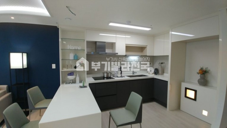 경기 군포시 당동 ☆ 군포,산본역 더블 / 세련된 블랙 & 화이트 마감 / APT등기 완료 !! / 지금 연락주세요 !! ☆ 분양 매물번호 12400 사진 3